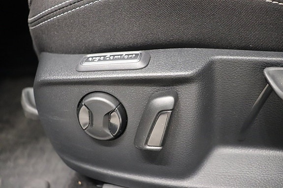Volkswagen Passat 12 of 12