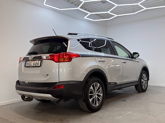 Toyota RAV4 6 of 30
