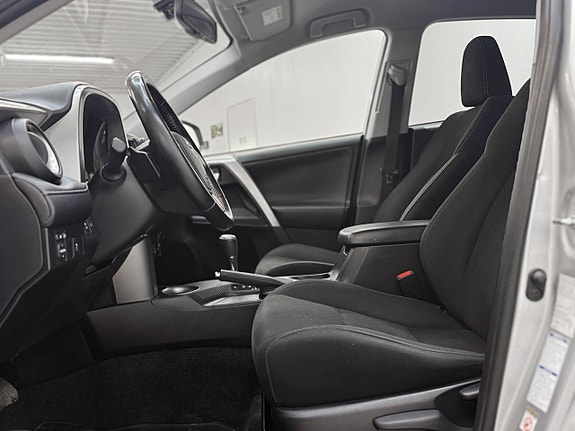 Toyota RAV4 10 of 30