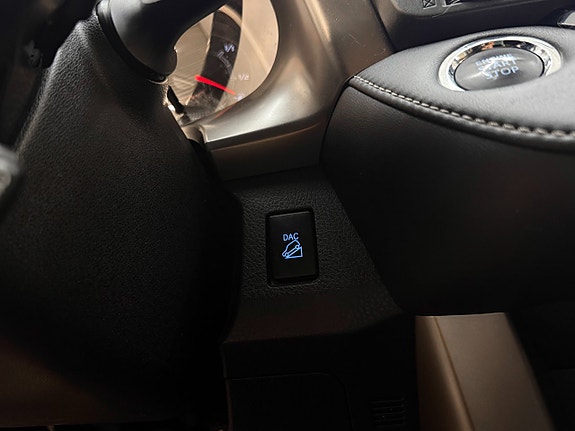 Toyota RAV4 22 of 30