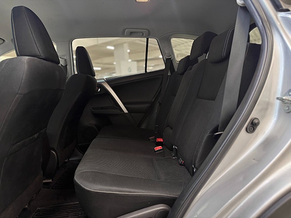 Toyota RAV4 11 of 30