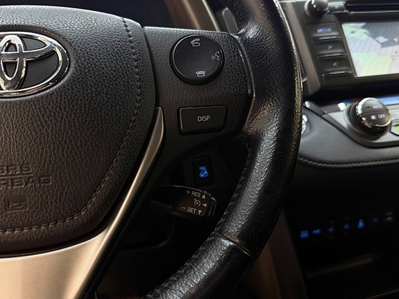 Toyota RAV4 16 of 30