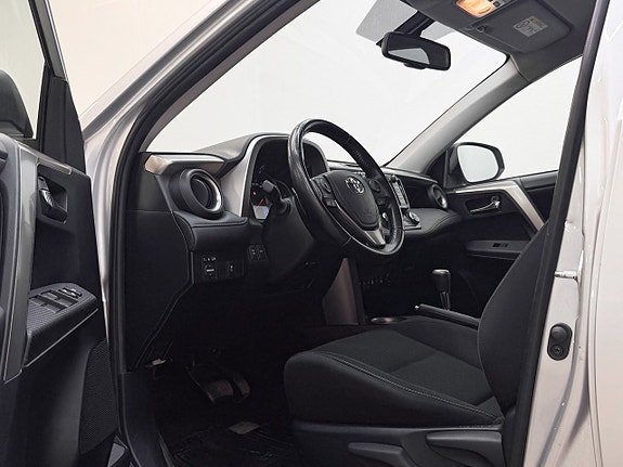 Toyota RAV4 9 of 30
