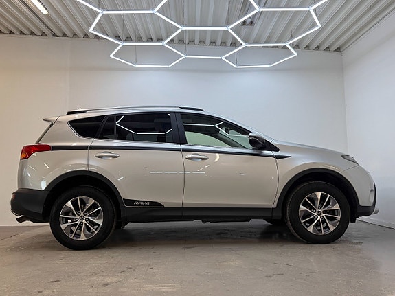 Toyota RAV4 5 of 30