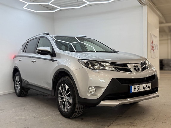 Toyota RAV4 4 of 30