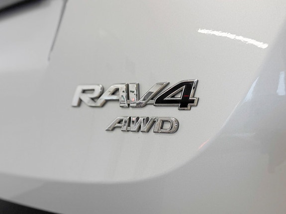 Toyota RAV4 30 of 30