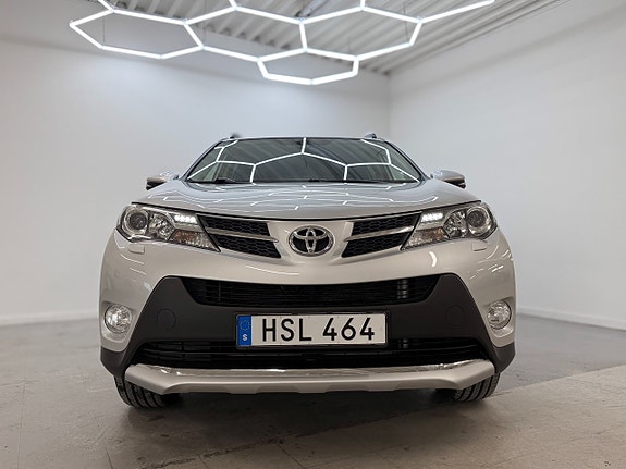 Toyota RAV4 3 of 30