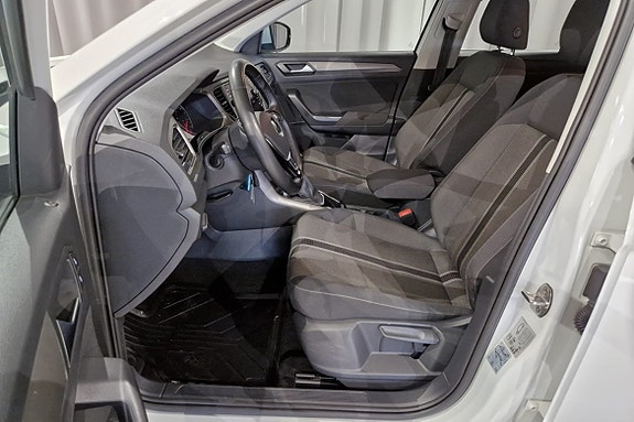 Volkswagen T-Roc 7 of 11