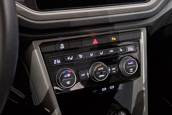 Volkswagen T-Roc 10 of 11