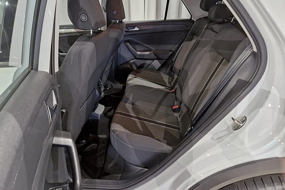 Volkswagen T-Roc 11 of 11
