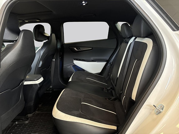 Kia EV6 10 of 17