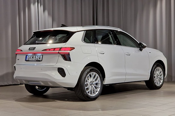 Audi Q3 4 of 17