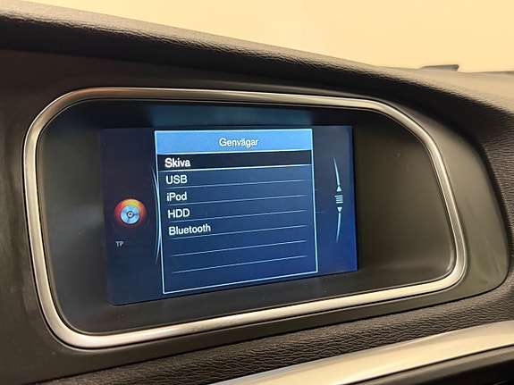 Volvo V40 22 of 28