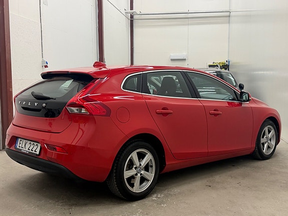 Volvo V40 6 of 28
