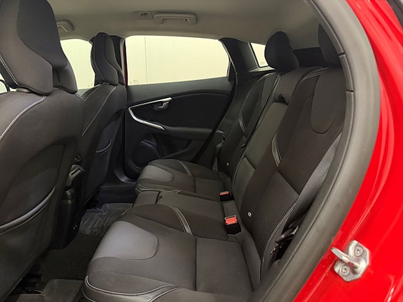 Volvo V40 28 of 28