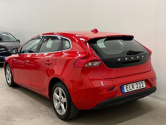 Volvo V40 12 of 28