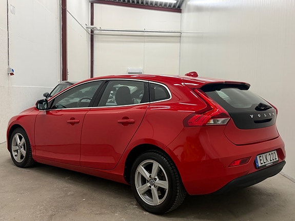 Volvo V40 13 of 28