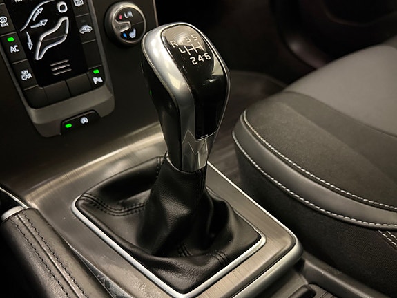 Volvo V40 24 of 28