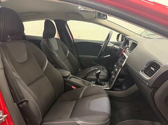 Volvo V40 27 of 28