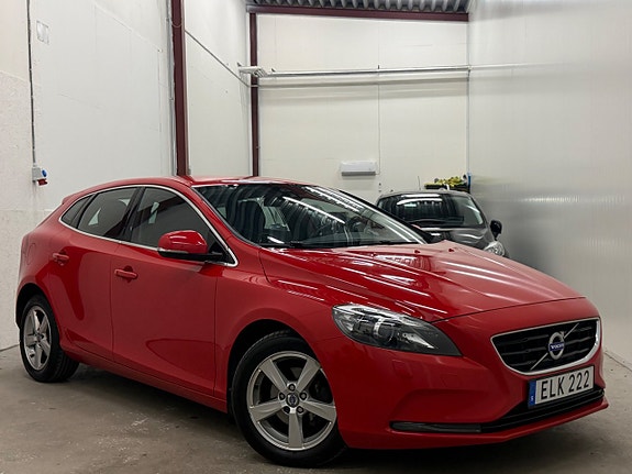 Volvo V40 3 of 28