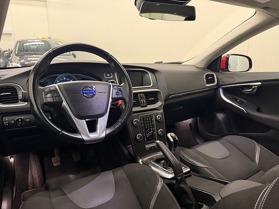 Volvo V40 15 of 28