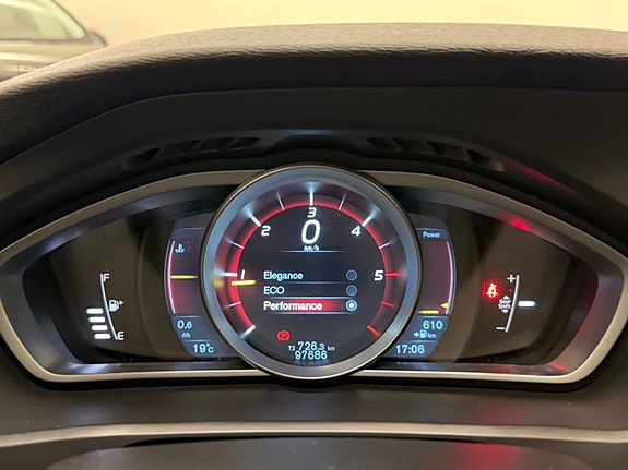 Volvo V40 20 of 28