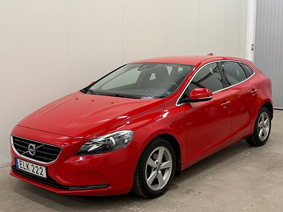 Volvo V40 10 of 28