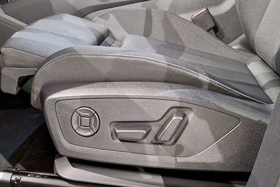Audi Q6 e-tron 8 of 21