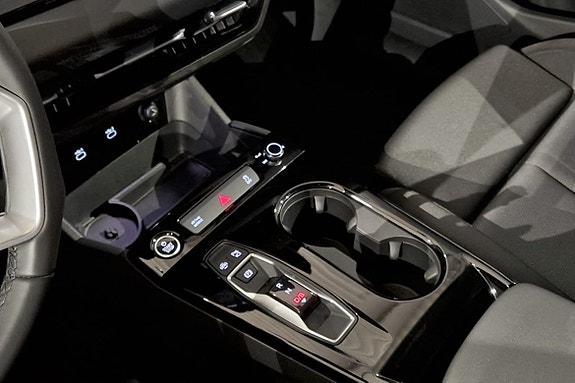 Audi Q6 e-tron 18 of 21