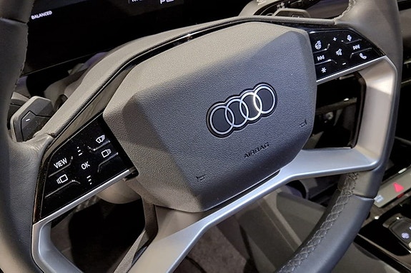 Audi Q6 e-tron 13 of 21