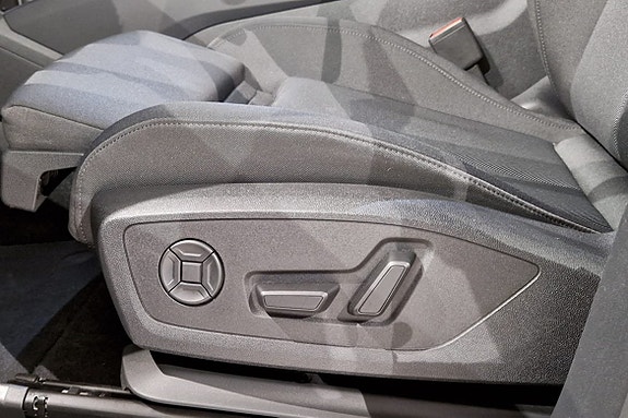 Audi Q6 e-tron 8 of 21