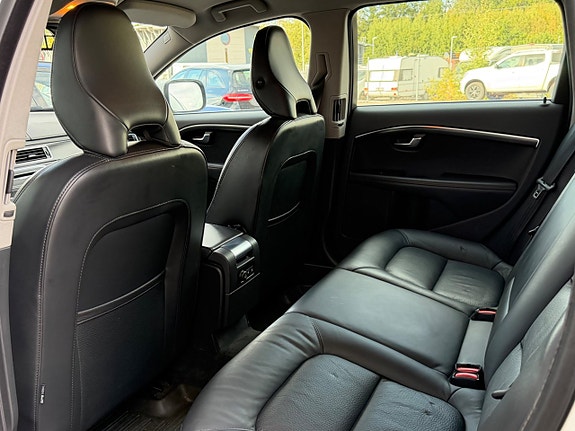 Volvo XC70 8 of 15