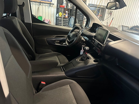 Peugeot Rifter 6 of 8