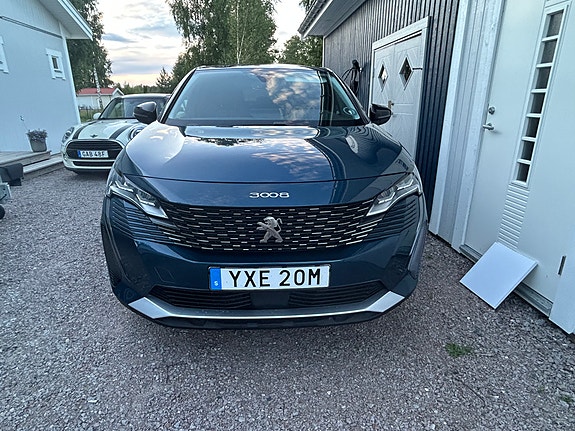 Peugeot 3008 2 of 7