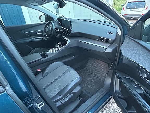 Peugeot 3008 5 of 7