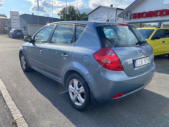 Kia Ceed 4 of 6