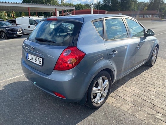 Kia Ceed 3 of 6