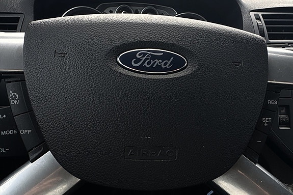 Ford C-Max 12 of 20