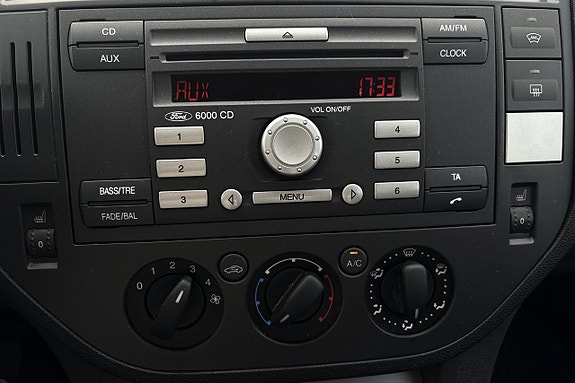 Ford C-Max 17 of 20