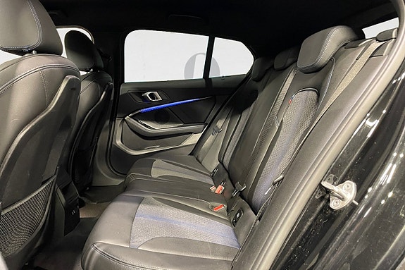 BMW 118d 14 of 17