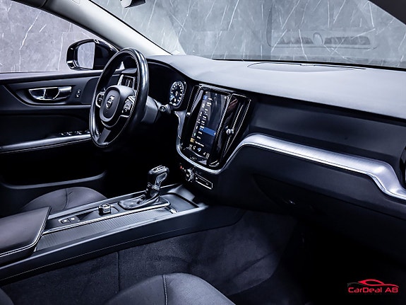 Volvo V60 Cross Country 13 of 29