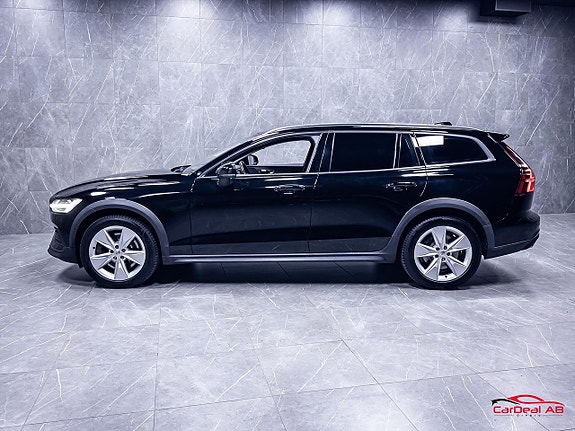 Volvo V60 Cross Country 4 of 29