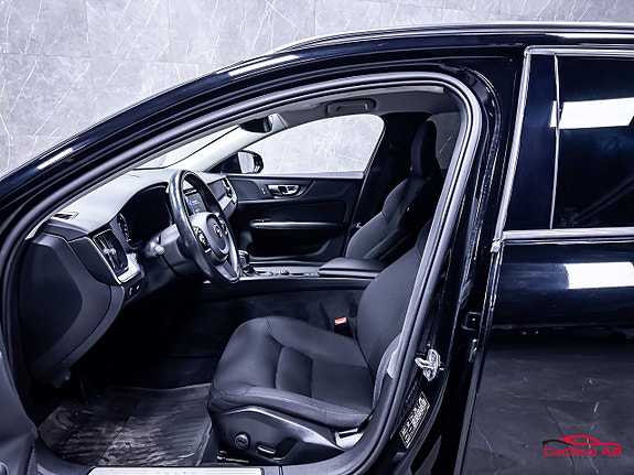 Volvo V60 Cross Country 10 of 29