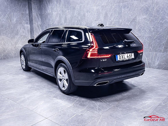 Volvo V60 Cross Country 5 of 29