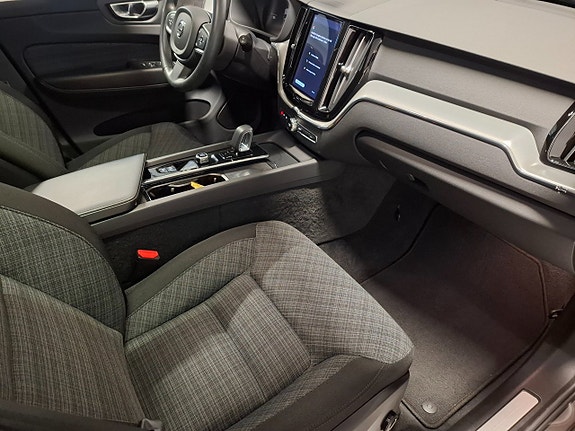 Volvo XC60 12 of 15