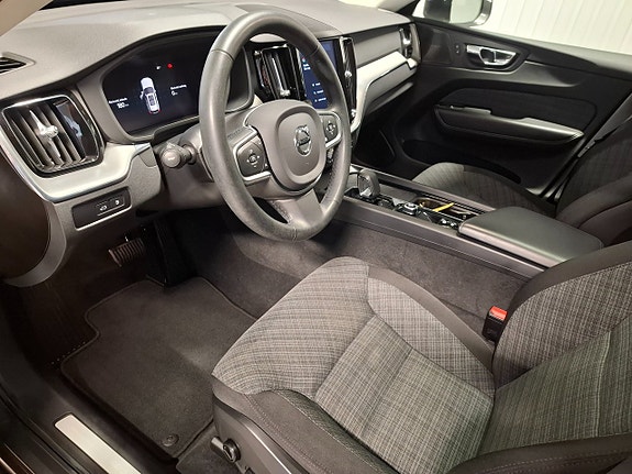 Volvo XC60 11 of 15