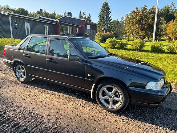 Volvo S70 2 of 6