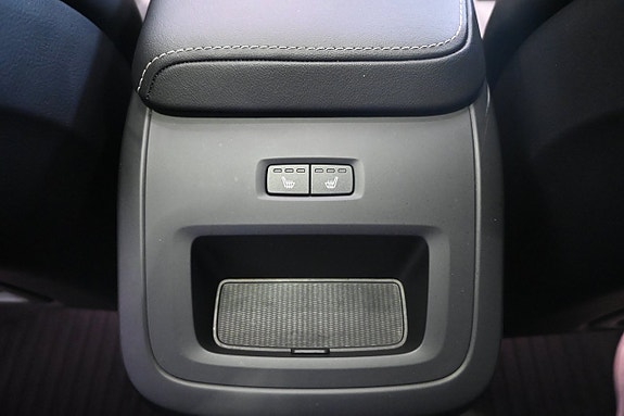 Volvo XC60 16 of 27