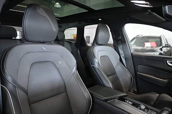 Volvo XC60 11 of 27