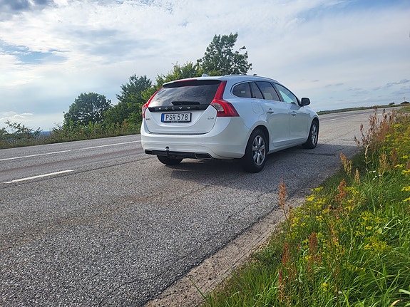 Volvo V60 4 of 8